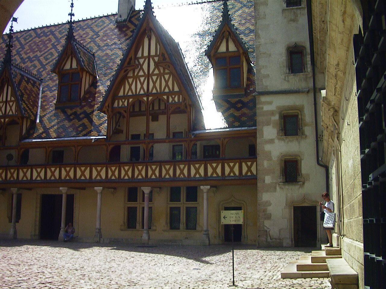 Picture France Beaune Hospices de Beaune 1999-06 10 - Tour Hospices de Beaune