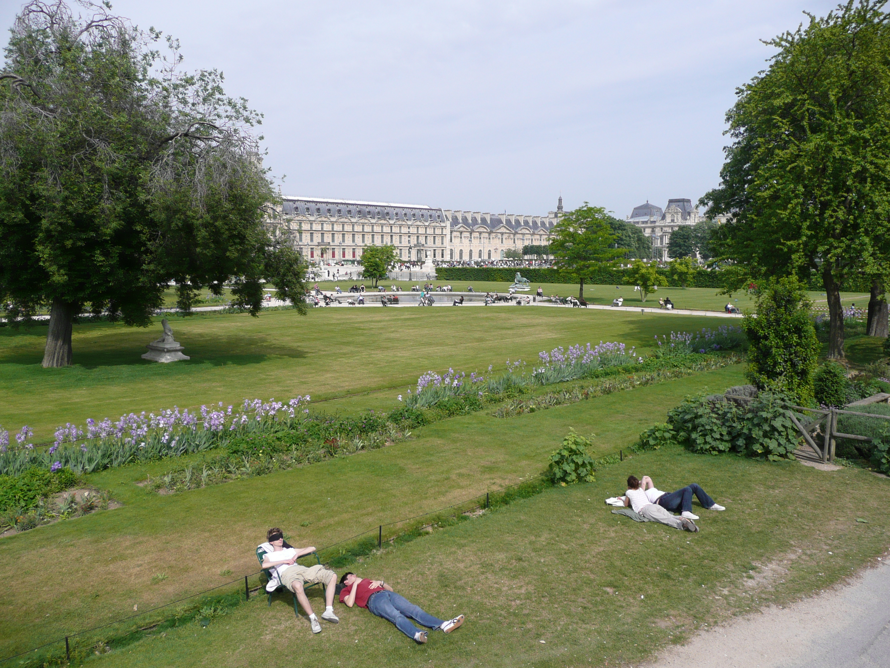 Picture France Paris Garden of Tuileries 2007-05 239 - Center Garden of Tuileries