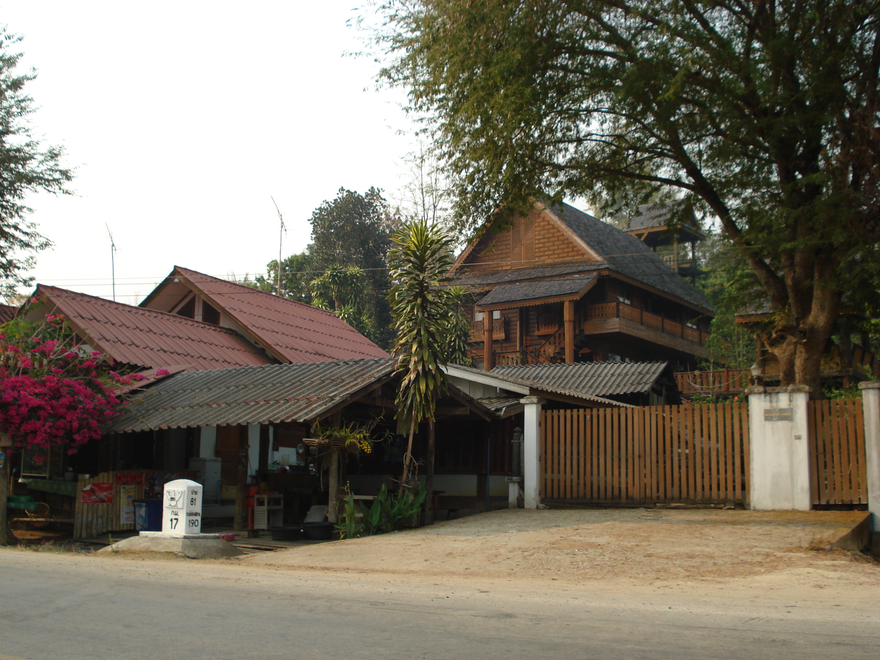 Picture Thailand Chiang Mai to Pai road 2007-02 155 - History Chiang Mai to Pai road