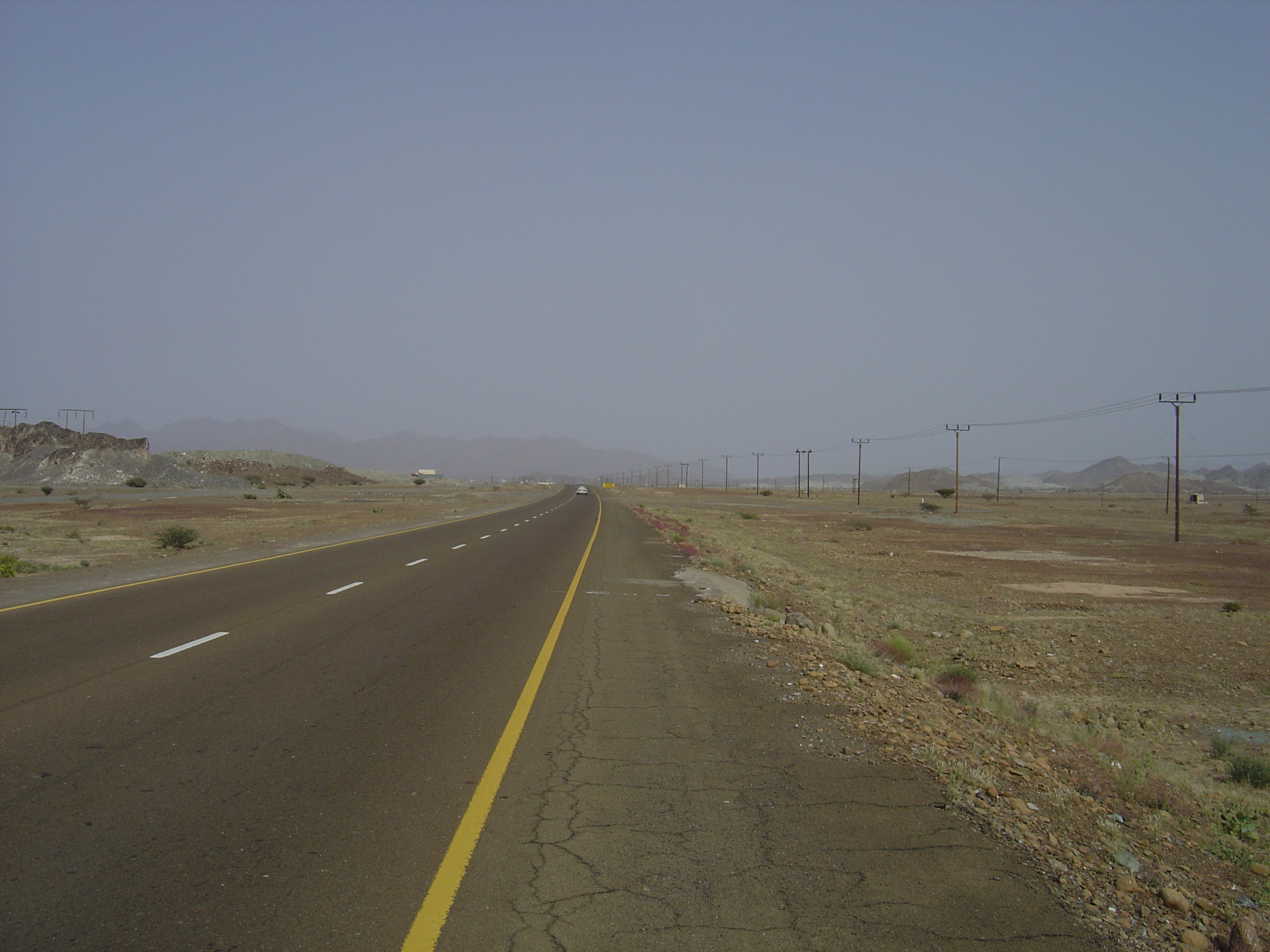 Picture Sultanate of Oman Buraimi to Sohar road 2005-03 20 - History Buraimi to Sohar road