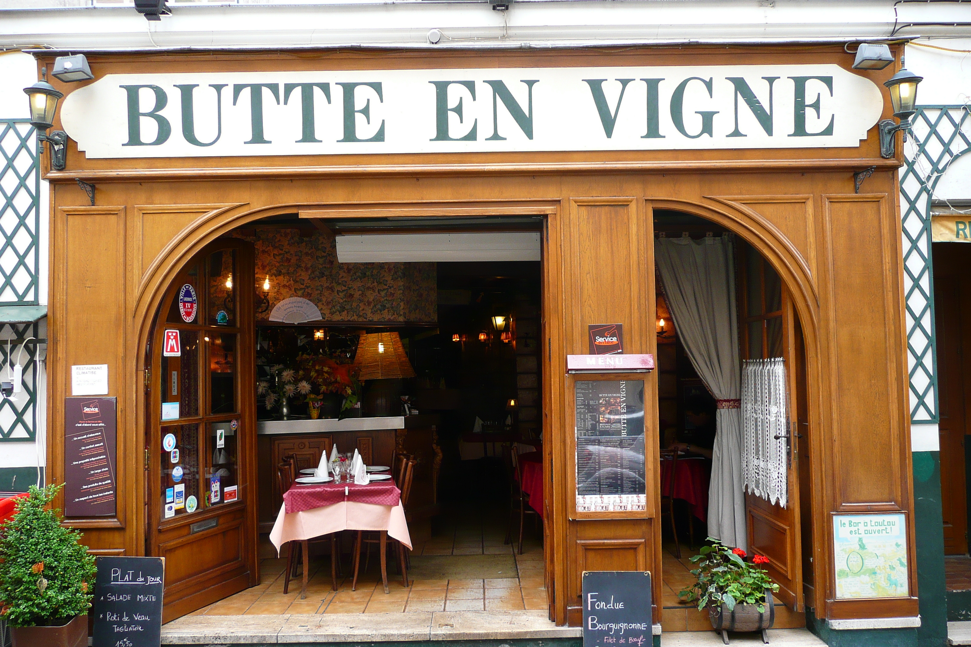 Picture France Paris Montmartre 2007-06 24 - Center Montmartre