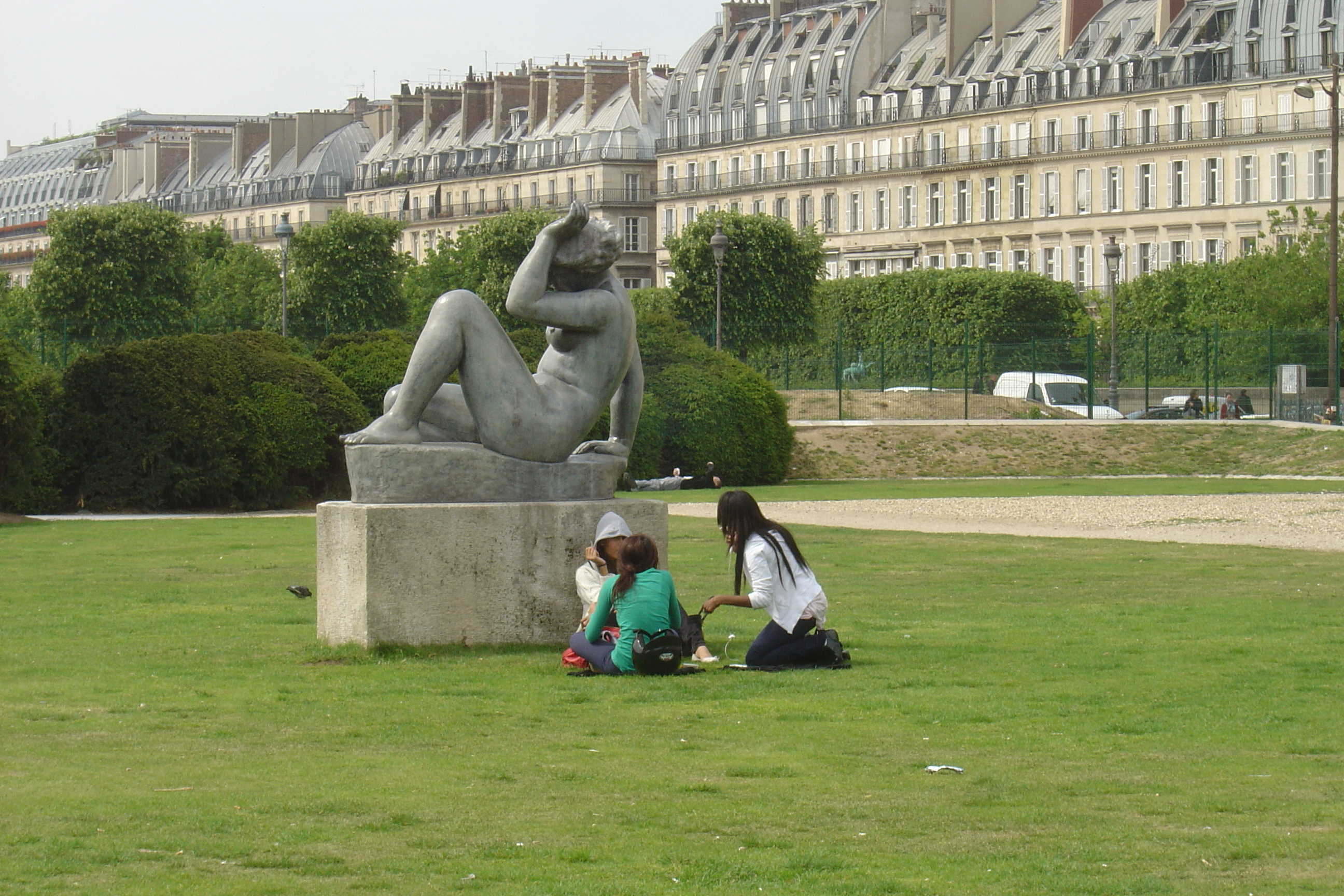 Picture France Paris Louvre Carrousel Garden 2007-05 11 - Recreation Louvre Carrousel Garden