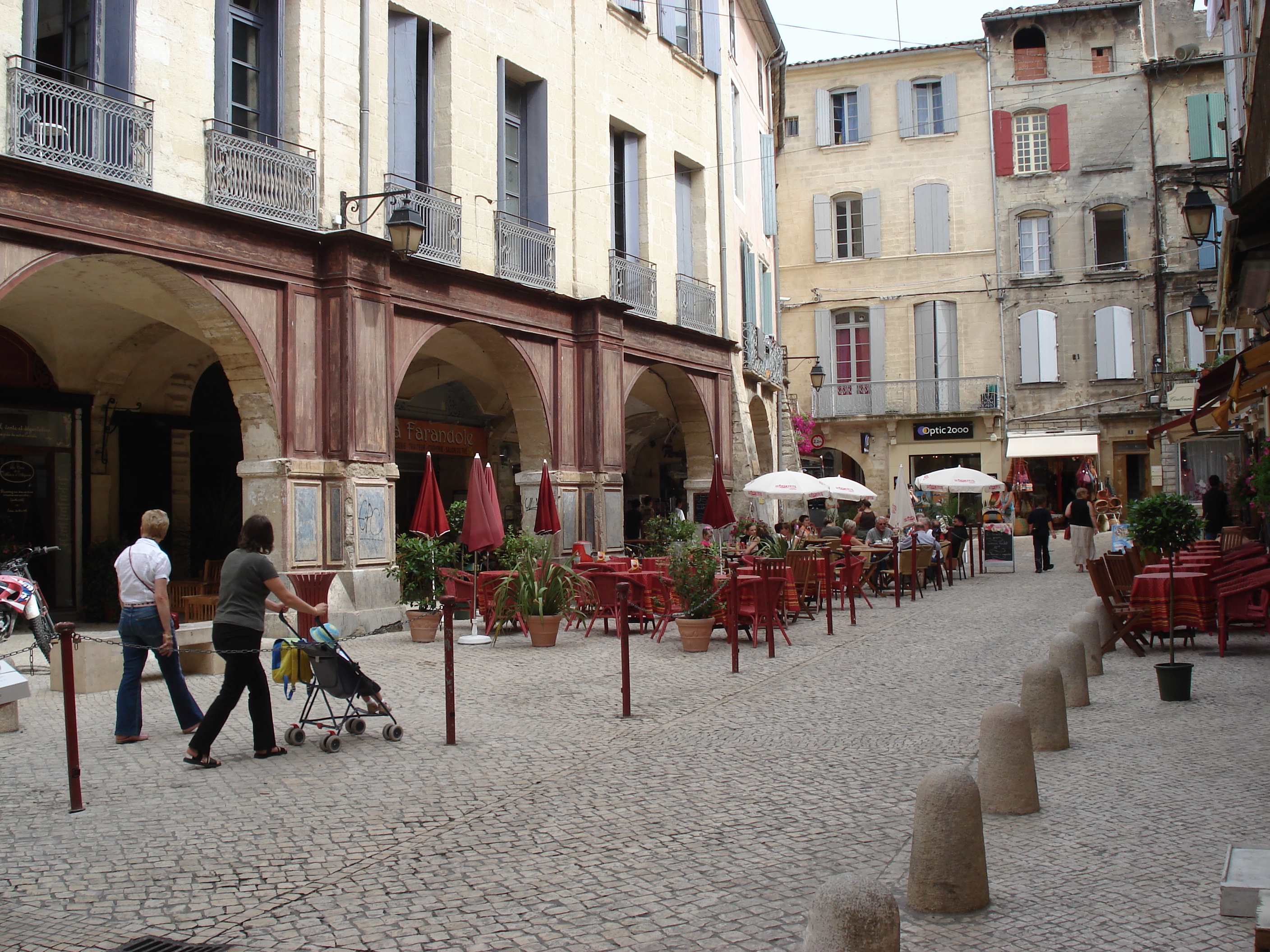 Picture France Sommieres 2006-06 56 - History Sommieres