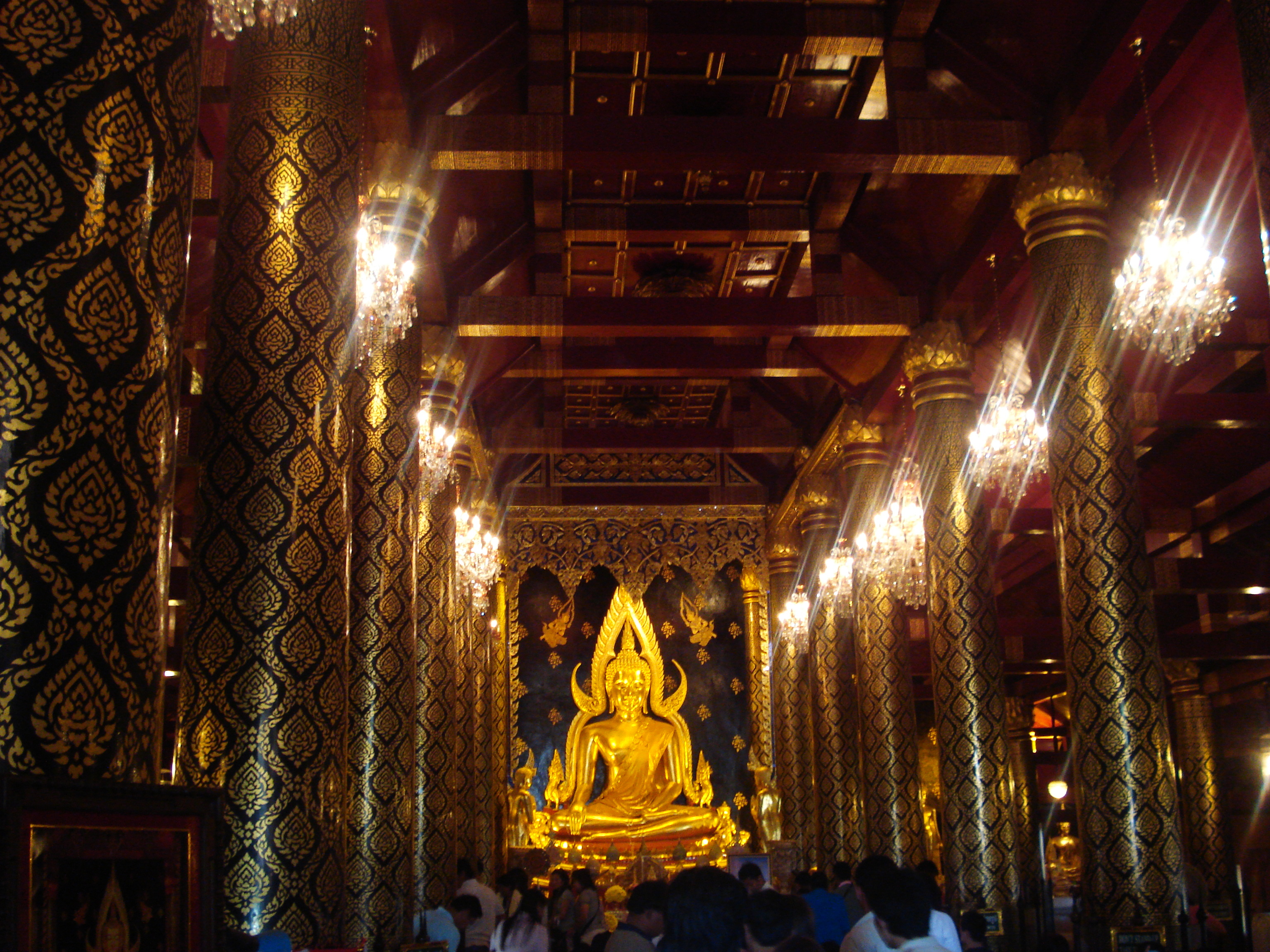 Picture Thailand Phitsanulok Wat Pra Sri Rattana Mahathat Vora Maha Vihar 2008-01 24 - Center Wat Pra Sri Rattana Mahathat Vora Maha Vihar