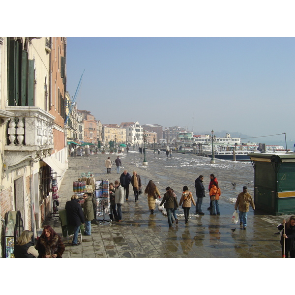 Picture Italy Venice 2005-03 158 - Recreation Venice