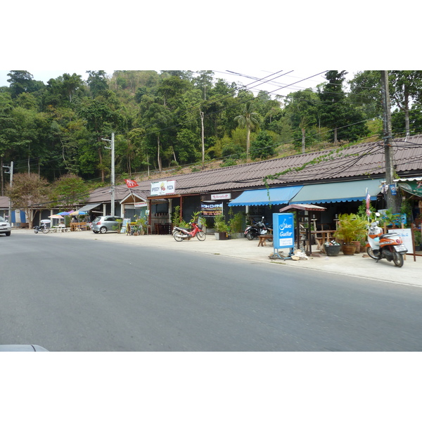 Picture Thailand Ko Chang Island road 2011-02 40 - Tour Island road