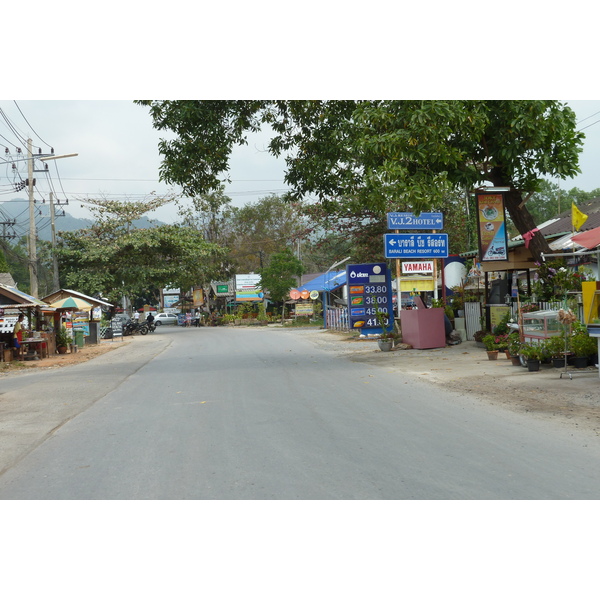 Picture Thailand Ko Chang Island road 2011-02 58 - Tours Island road