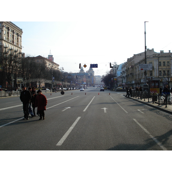 Picture Ukraine Kiev Kreschatyk Street 2007-03 25 - Discovery Kreschatyk Street