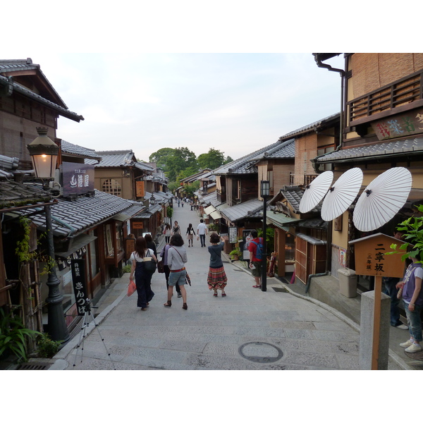 Picture Japan Kyoto Sannenzaka 2010-06 12 - Center Sannenzaka