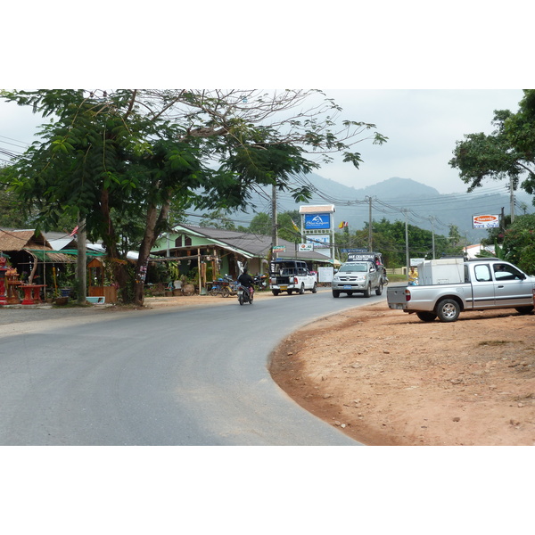 Picture Thailand Ko Chang Island road 2011-02 35 - Recreation Island road