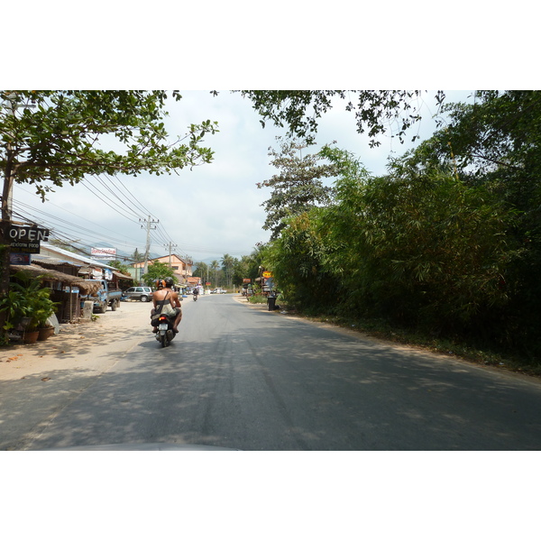 Picture Thailand Ko Chang Island road 2011-02 33 - Recreation Island road