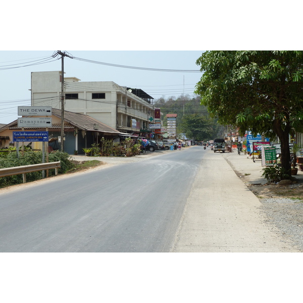 Picture Thailand Ko Chang Island road 2011-02 27 - Recreation Island road