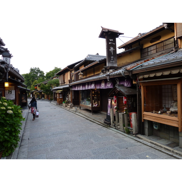 Picture Japan Kyoto Sannenzaka 2010-06 13 - Around Sannenzaka