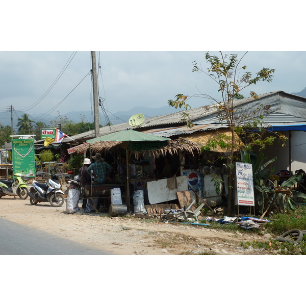 Picture Thailand Ko Chang Island road 2011-02 34 - Center Island road