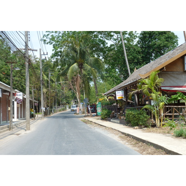 Picture Thailand Ko Chang Island road 2011-02 26 - Journey Island road