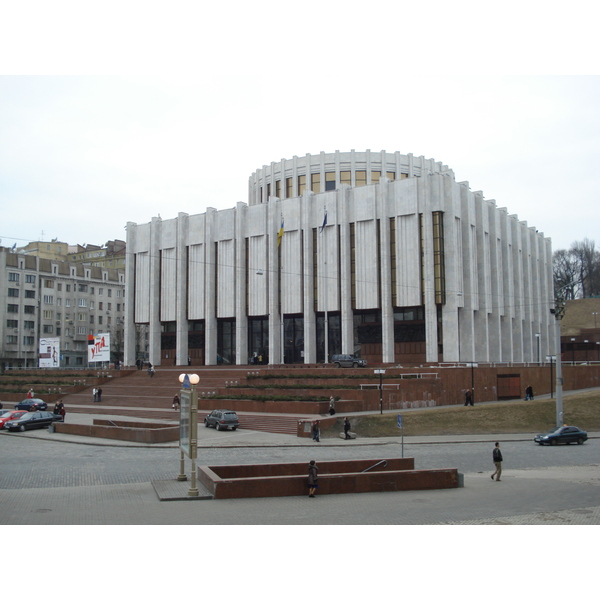 Picture Ukraine Kiev Kreschatyk Street 2007-03 41 - Tours Kreschatyk Street