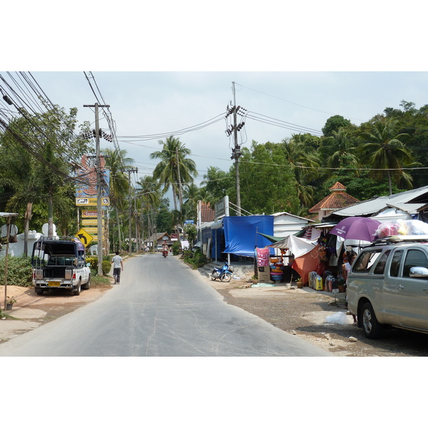 Picture Thailand Ko Chang Island road 2011-02 37 - History Island road