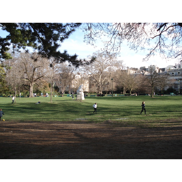 Picture France Paris Monceau Garden 2006-03 53 - Recreation Monceau Garden