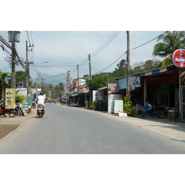 Picture Thailand Ko Chang Island road 2011-02 39 - Center Island road