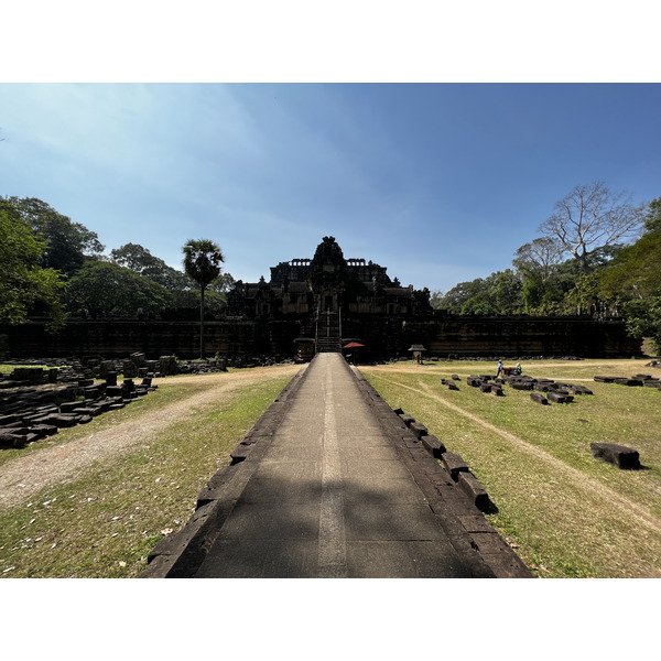 Picture Cambodia Siem Reap Baphuon 2023-01 16 - Recreation Baphuon