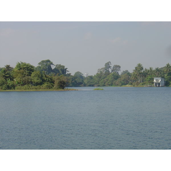 Picture Myanmar Yangon Dusit Inya Lake Hotel 2005-01 14 - Center Dusit Inya Lake Hotel