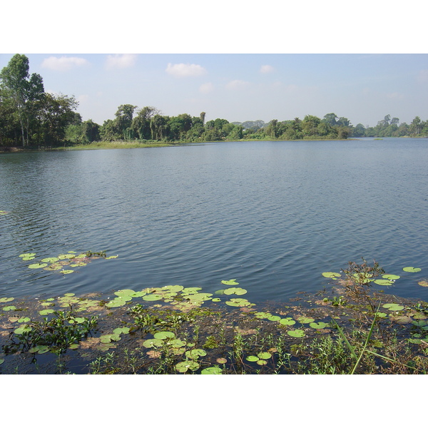 Picture Myanmar Yangon Dusit Inya Lake Hotel 2005-01 12 - Discovery Dusit Inya Lake Hotel