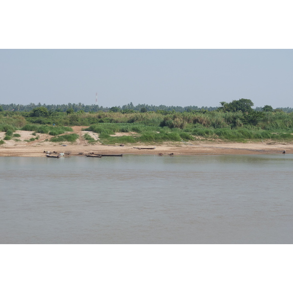 Picture Thailand Mekong river 2012-12 174 - Center Mekong river