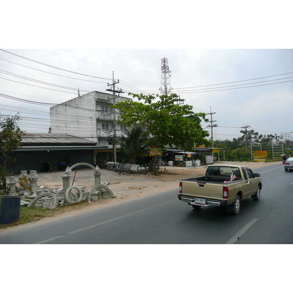 Picture Thailand Chonburi Sukhumvit road 2008-01 110 - Discovery Sukhumvit road