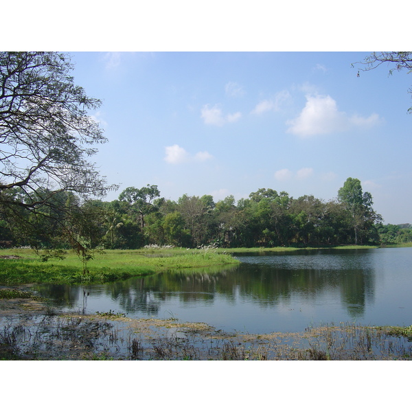 Picture Myanmar Yangon Dusit Inya Lake Hotel 2005-01 21 - Discovery Dusit Inya Lake Hotel