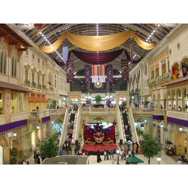 Picture United Arab Emirates Dubai Mercato shopping mall 2005-11 7 - Around Mercato shopping mall