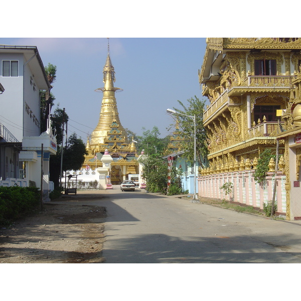 Picture Myanmar Yangon 2005-01 82 - Journey Yangon