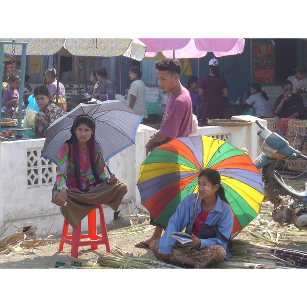 Picture Myanmar Dawei (TAVOY) 2005-01 103 - Tour Dawei (TAVOY)