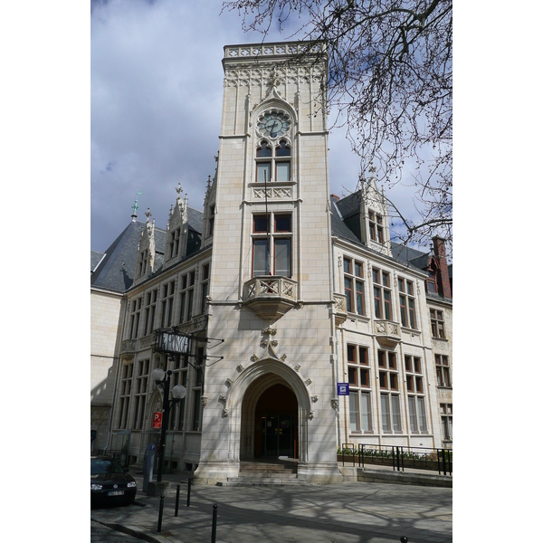 Picture France Bourges 2008-04 124 - History Bourges