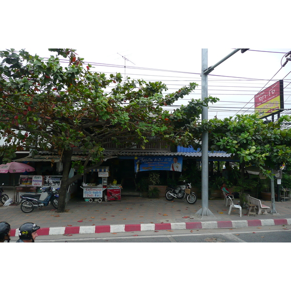 Picture Thailand Chonburi Sukhumvit road 2008-01 101 - Discovery Sukhumvit road