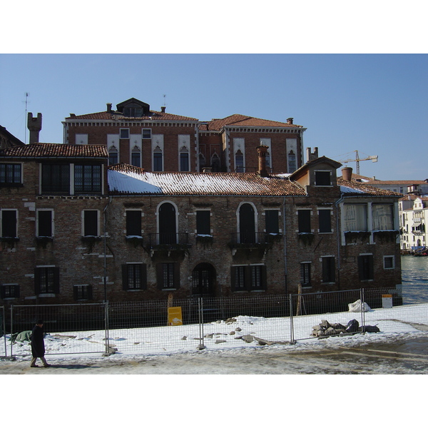 Picture Italy Venice 2005-03 10 - Recreation Venice