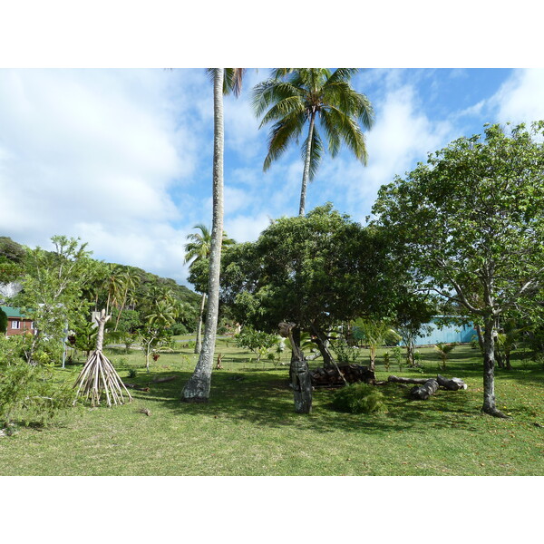 Picture New Caledonia Lifou Josip 2010-05 30 - Tour Josip