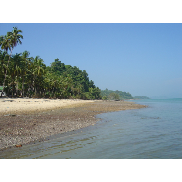 Picture Myanmar Myeik (Mergui) 2005-01 26 - Recreation Myeik (Mergui)