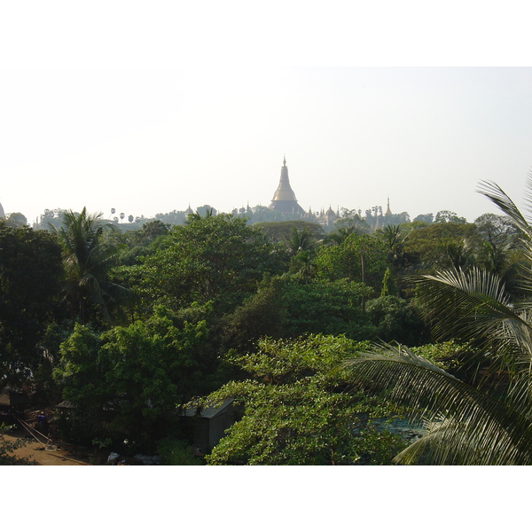 Picture Myanmar Yangon Kandawgyi Palace Hotel 2005-01 28 - Recreation Kandawgyi Palace Hotel