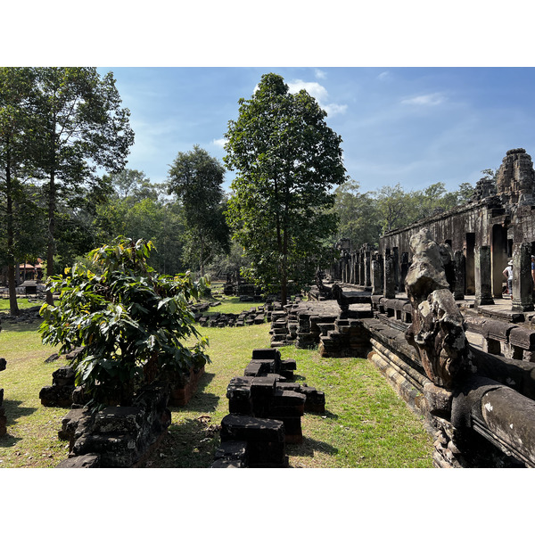 Picture Cambodia Siem Reap Bayon 2023-01 81 - Tour Bayon