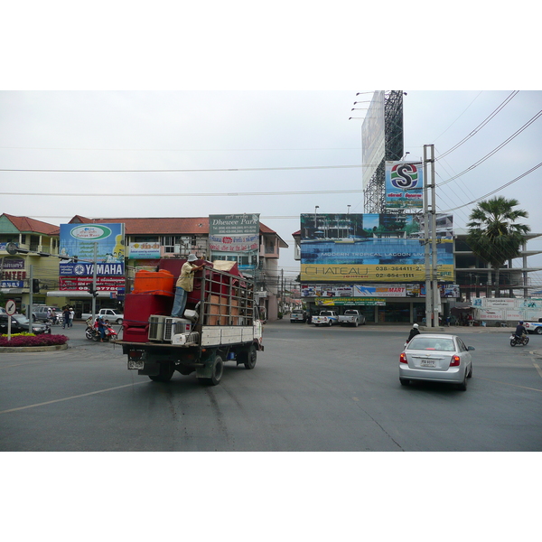 Picture Thailand Chonburi Sukhumvit road 2008-01 26 - Recreation Sukhumvit road