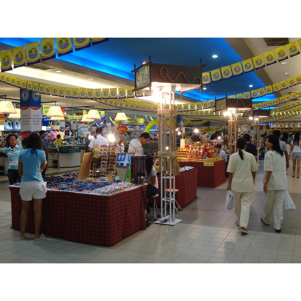 Picture Thailand Pattaya Carrefour 2006-09 1 - Tour Carrefour