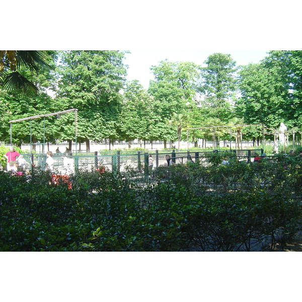 Picture France Paris Garden of Tuileries 2007-05 53 - History Garden of Tuileries