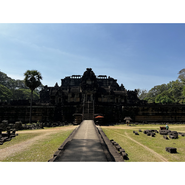 Picture Cambodia Siem Reap Baphuon 2023-01 3 - Discovery Baphuon