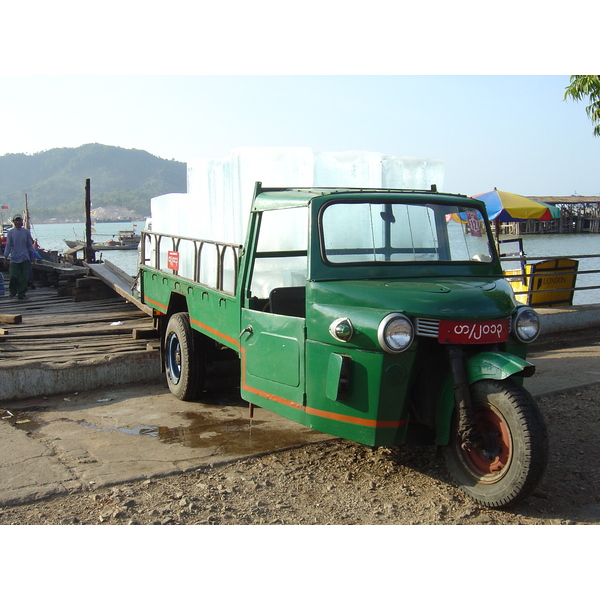 Picture Myanmar Myeik (Mergui) 2005-01 49 - Center Myeik (Mergui)