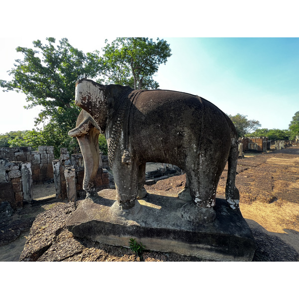 Picture Cambodia Siem Reap Eastern Mebon 2023-01 19 - Tour Eastern Mebon