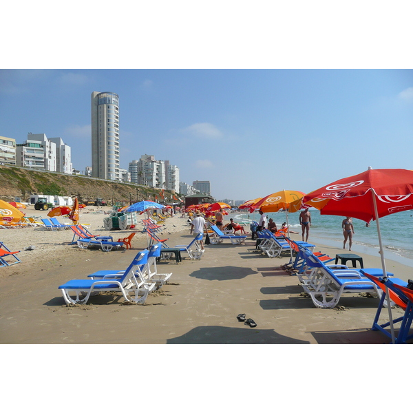 Picture Israel Bat Yam Beach 2007-06 45 - Center Bat Yam Beach