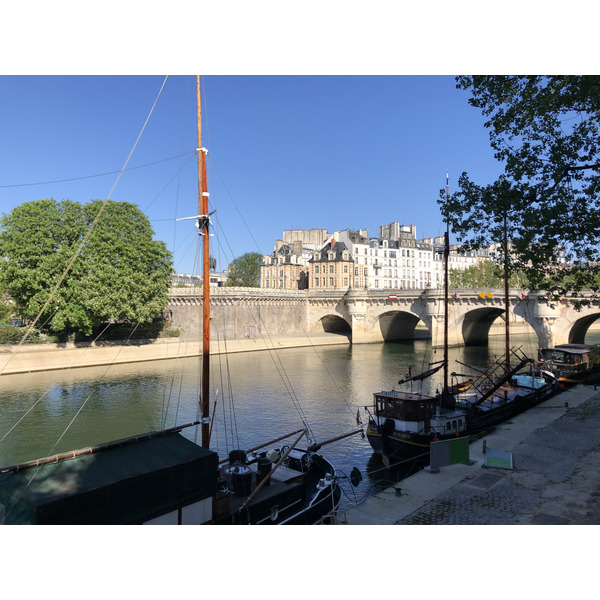 Picture France Paris lockdown 2020-04 201 - Center Paris lockdown