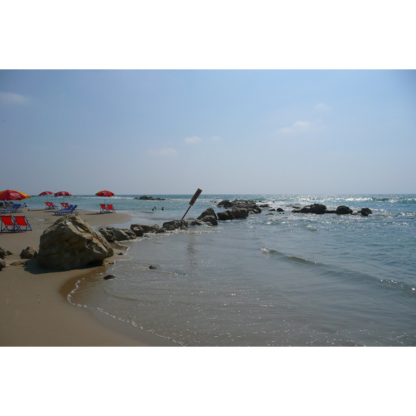 Picture Israel Bat Yam Beach 2007-06 22 - Center Bat Yam Beach