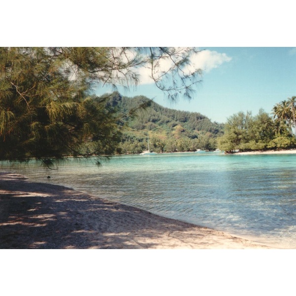 Picture Polynesia Moorea 1993-04 9 - Center Moorea