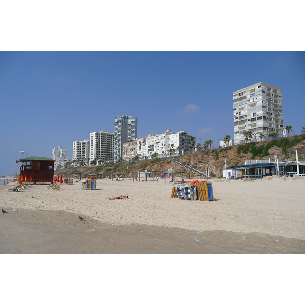 Picture Israel Bat Yam Beach 2007-06 28 - Around Bat Yam Beach